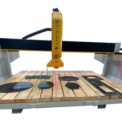 เครื่องตัด CNC ที่สามารถปรับเปลี่ยนได้ 4 แกน สําหรับโต๊ะทํางานหิน มาร์บอร์แกรนิต โต๊ะทํางานครัว
